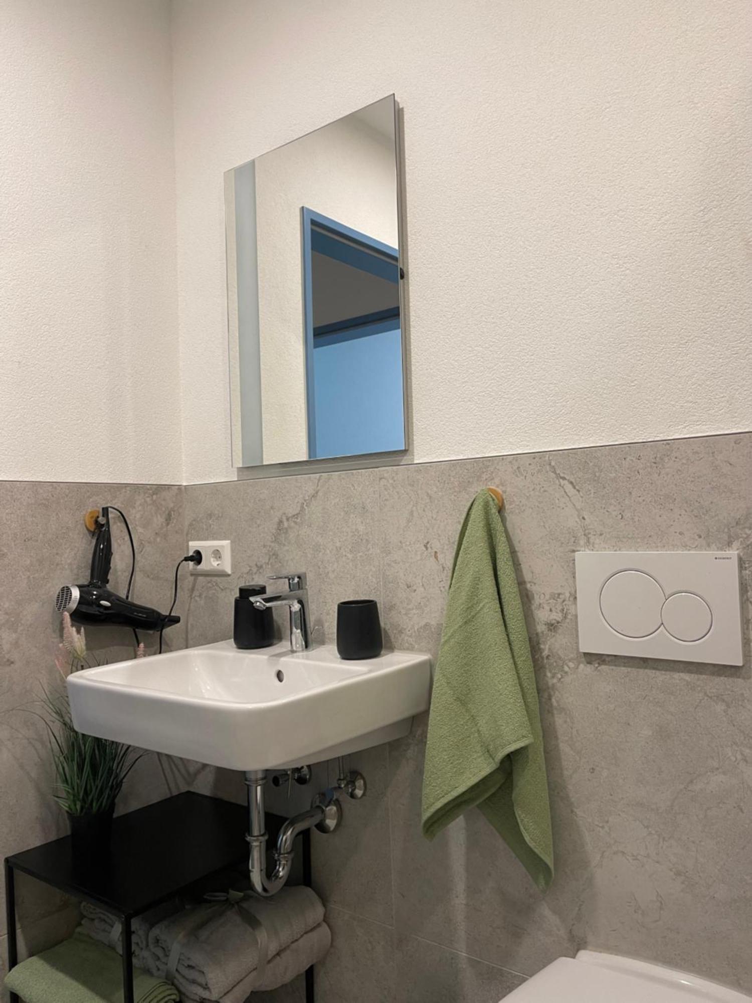Wunderschoenes Apartment Am Schloessle Zentrum Pforzheim Luaran gambar
